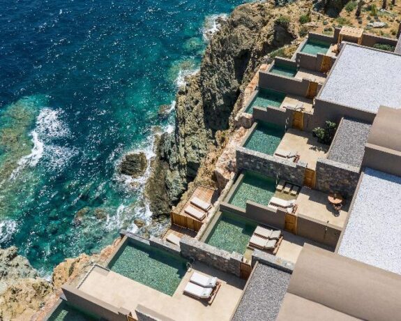 Villa Acro Suites