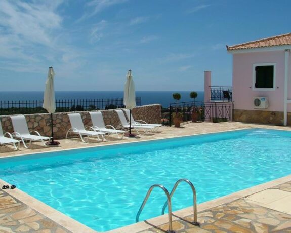 Sarantos Pool Suites