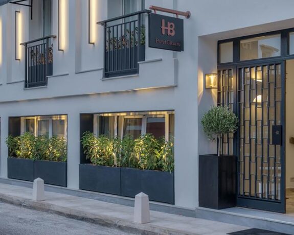 Bitzaro Hotel in town