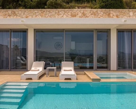 Pietra Cave Apartments