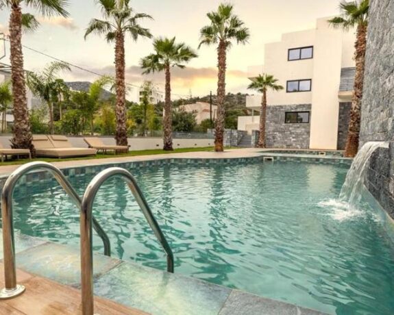 Lazar Lux & Beach Walk Apartment Suites