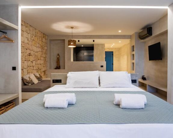 Almyra boutique suites