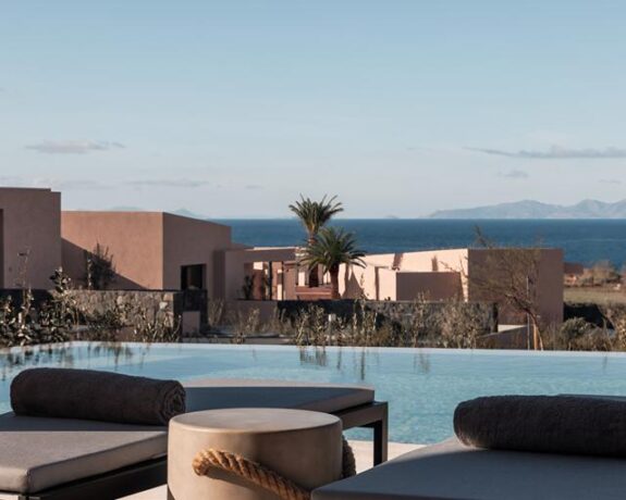 Domes Novos Santorini Autograph Collection