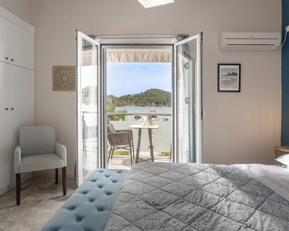 Captain's Seafront Apartments