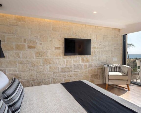Diamond Stone Suites