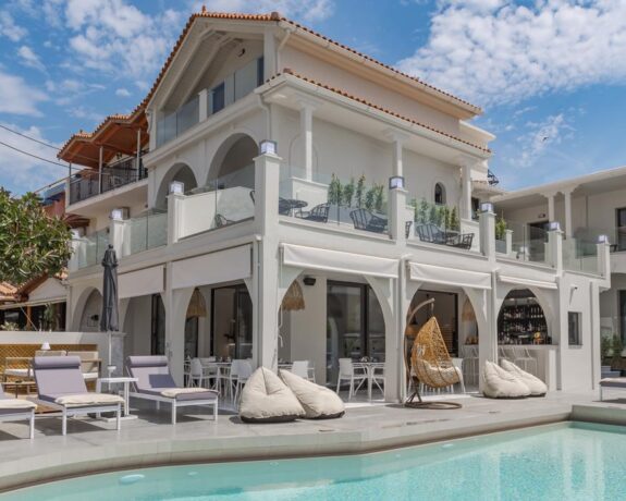 Nikon Boutique Hotel