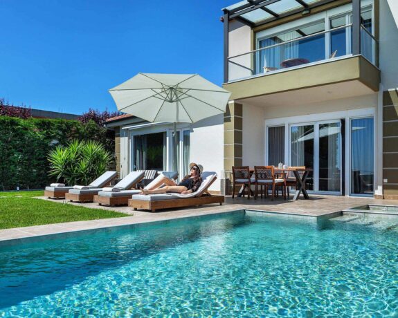Sunny Villas