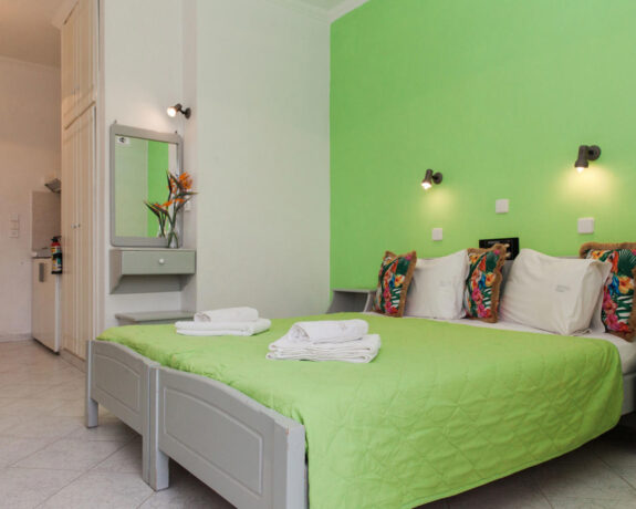 Dionysos Studios ments