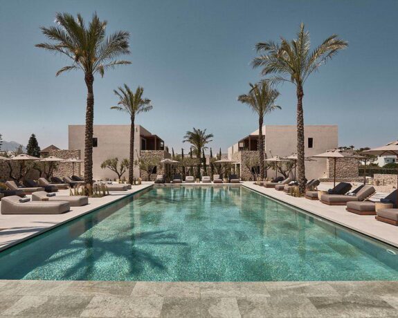 Theros All Suite