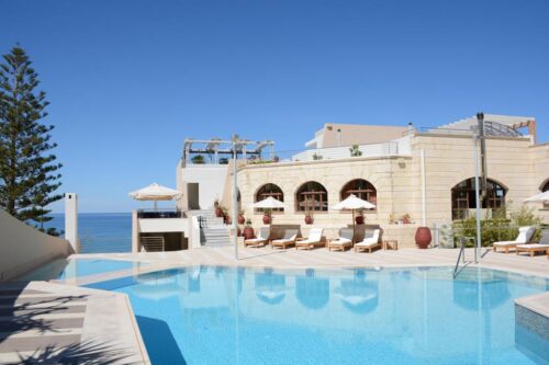 Macaris Suites & Spa