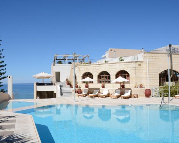 Macaris Suites & Spa