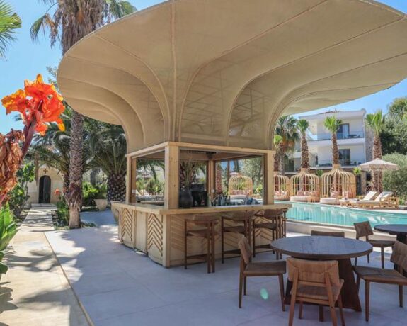 Nusa Suites & Villas