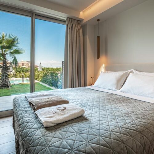 Oikos Sani Suites