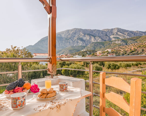 Maria Studios & Apartment