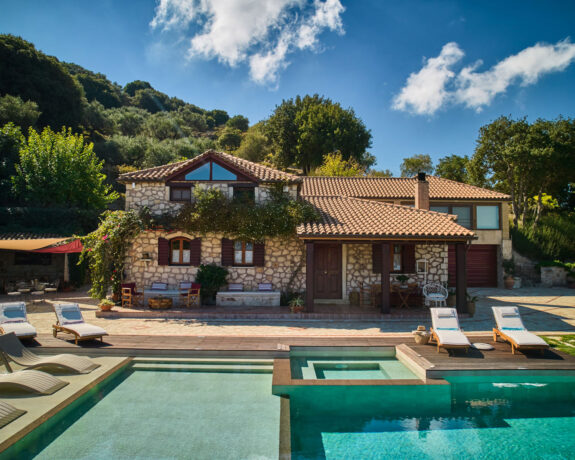 Wild Oak Estate Villa