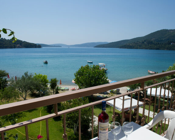 Akrogiali Studio&apos;s