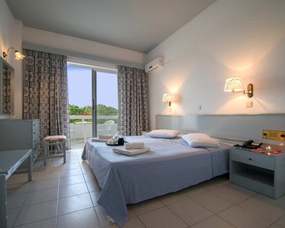 Fly & Go Happy Days Hotel