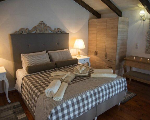 Porto Enetiko Suites