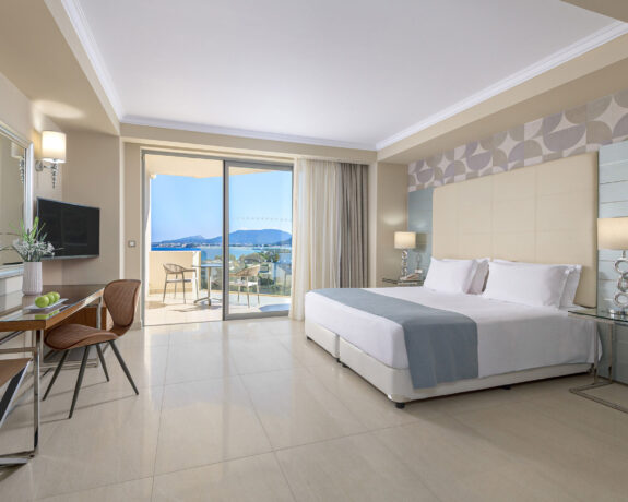 Fly & Go Atrium Platinum