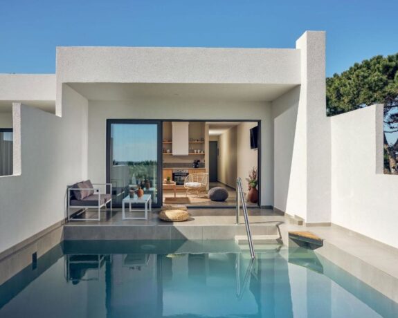 Oceanis Luxury Suites