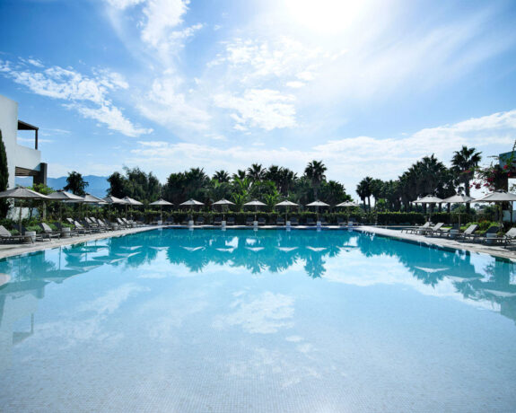 Pelagos Suites Hotel & Spa