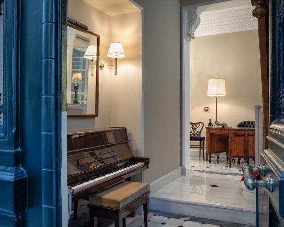 Noble Suites